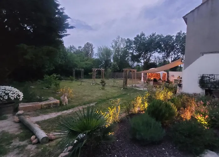 Le Clos Des Oiseaux * נרבון